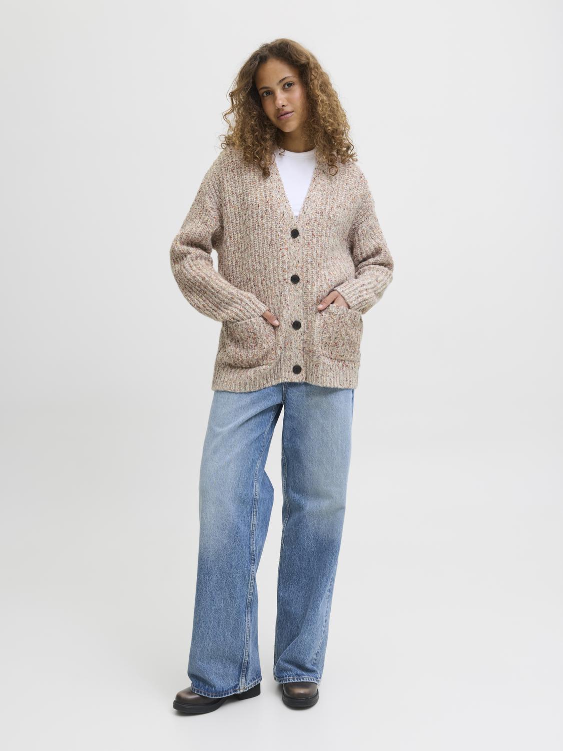 model_shot-front_full